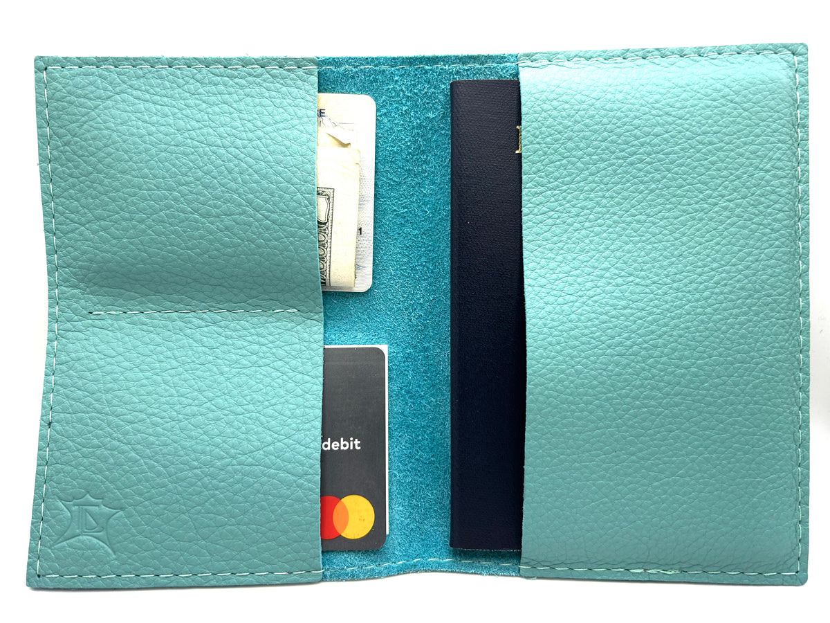 Tiffany☆ ティファニー Passport Cover 在庫あり！ Return to Tiffany™ Passport Cover in Tiffany Blue® Leather